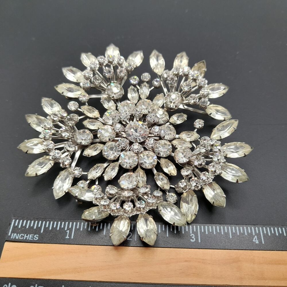 Vintage 1950s Riveted Rhinestone Flower Brooch Large 4 Inch Pin - Picture 4 of 6